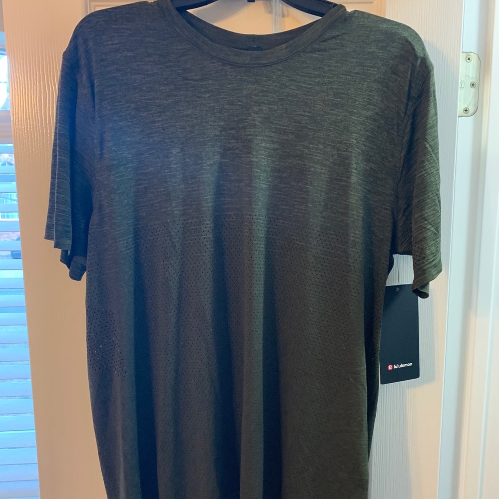Lululemon Shirt: Metal Vent Breathe SS